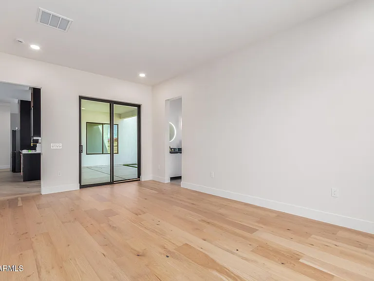 3014 E Avalon Dr — Photo 16