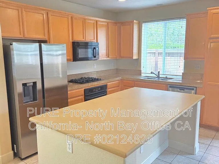 901 Colabianchi Ln — Photo 4