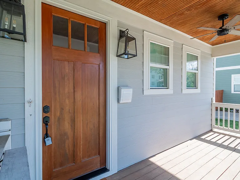 1005 State St — Photo 6