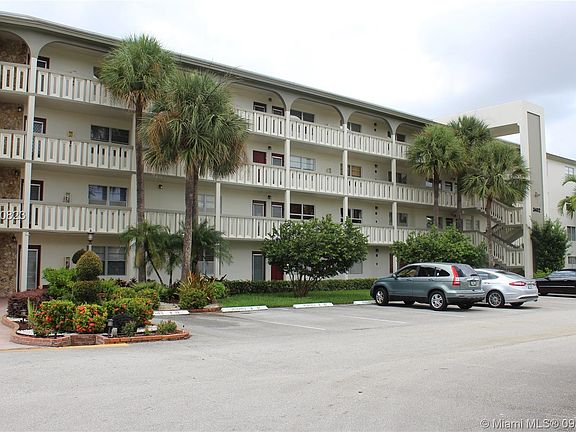 2nd image of 3402 Bimini Ln APT G4
