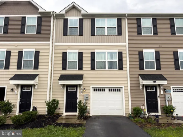 34 Snickers Ct, Martinsburg, WV 25403