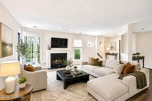 413 Yorkshire Pl Photo 1