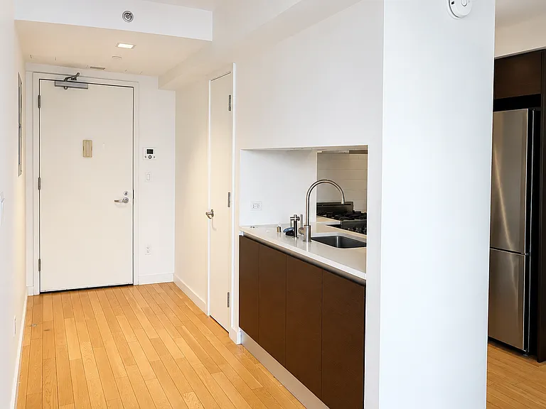 39-16 Prince St #7A — Photo 4
