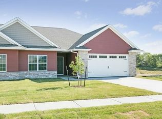 507 Majestic Oak Ct, Solon, IA 52333