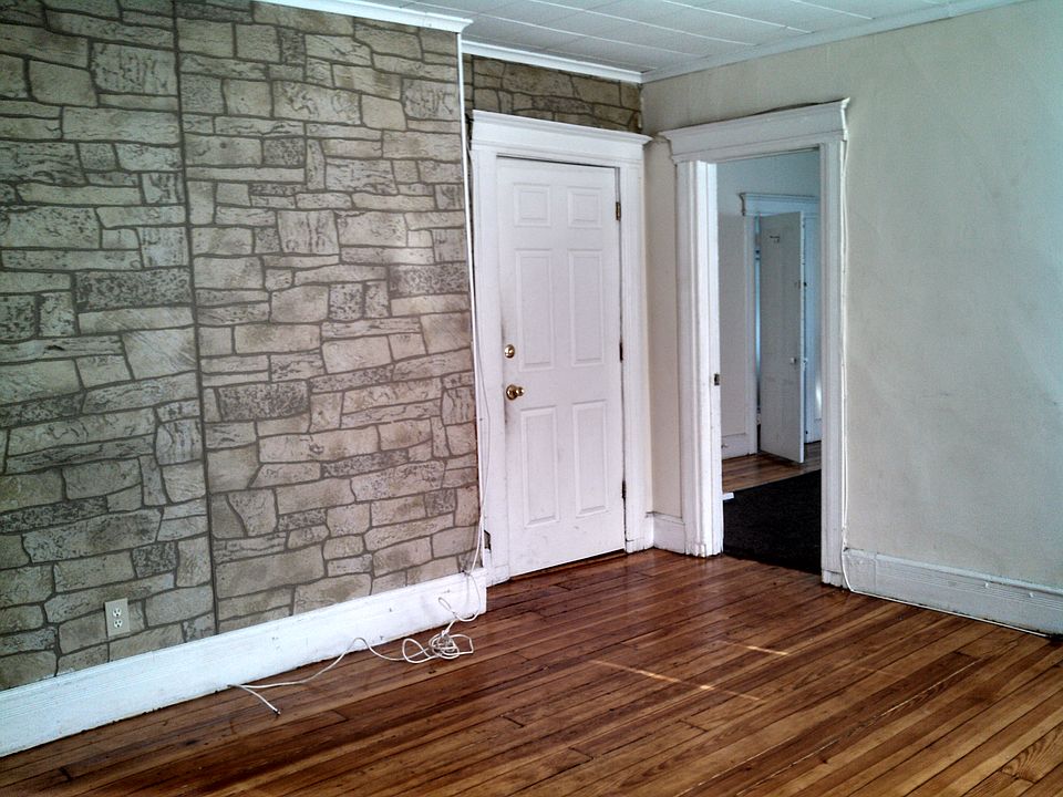 1st image of 163 N Maple Ave