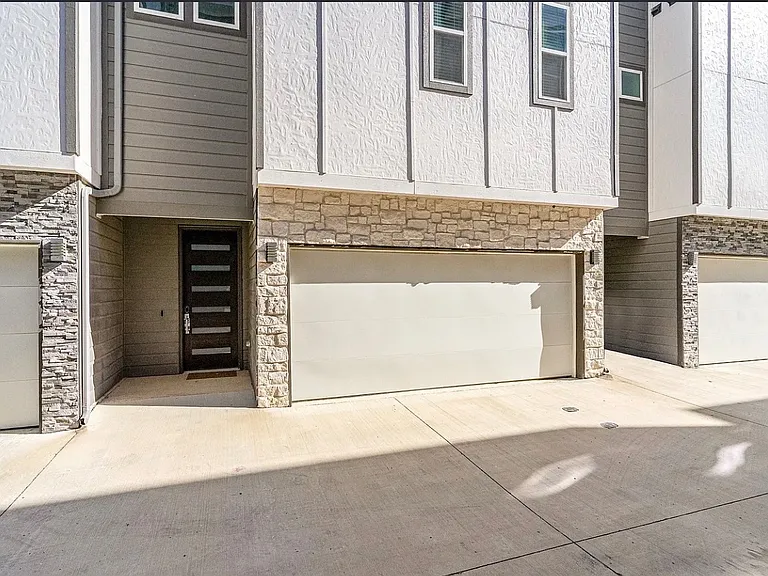 2239 Lovedale Ave — Photo 6