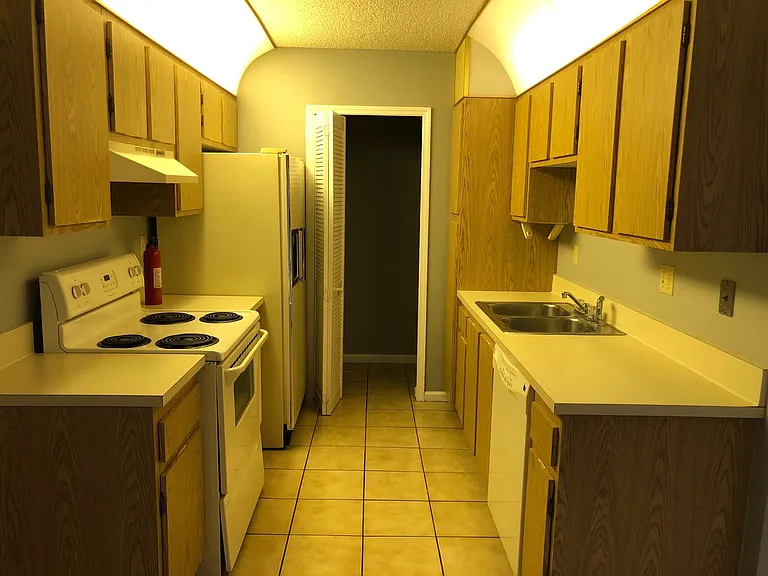 11890 Sturbridge Ln — Photo 14