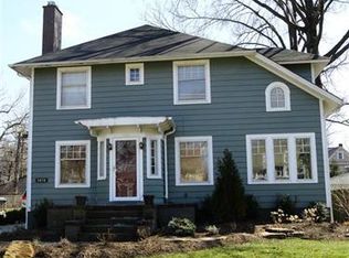 3078 Scarborough Rd, Cleveland Heights, OH 44118