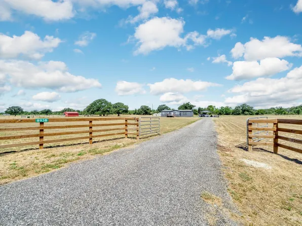 8938 Old Hwy, Calvert, TX 77837