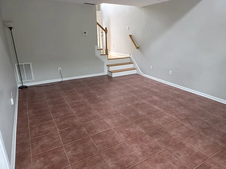 7505 Riverside Ct — Photo 7