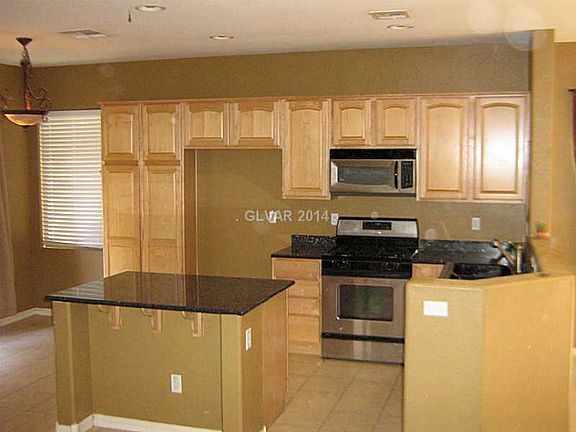 3rd image of 284 Sweet Sugar Pine Dr