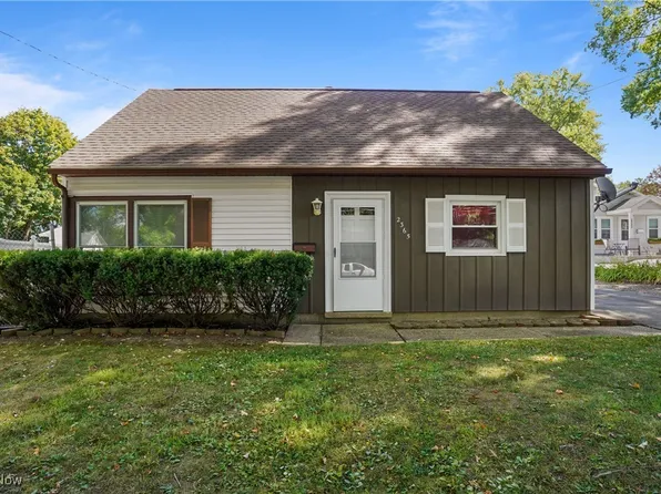 2365 Schubert St, Cuyahoga Falls, OH 44221
