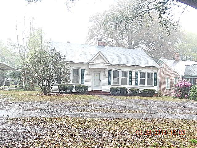 2nd image of 921 1st Ave