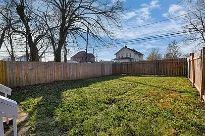 827 Lilley Ave — Photo 9