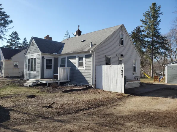 1921 County Road D W, Arden Hills, MN 55112