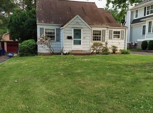 228 Hickory Ave, Tenafly, NJ 07670