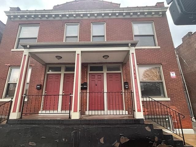 1st image of 3342 S Grand Blvd #1F