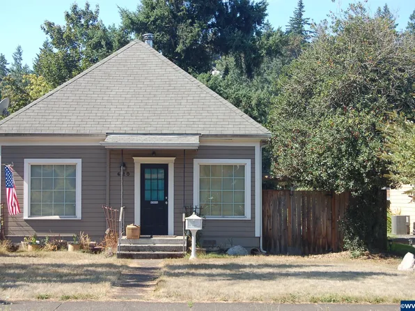 620 S Water St, Silverton, OR 97381