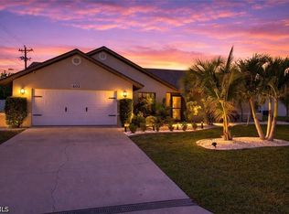 402 SW 37th Ln, Cape Coral, FL 33914