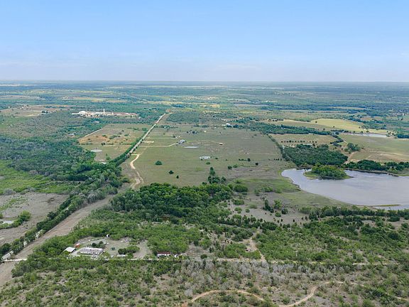 4th image of 13 Mineral Springs Rd