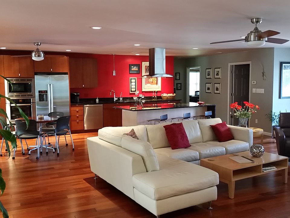 2nd image of 1013 Hastings Ct