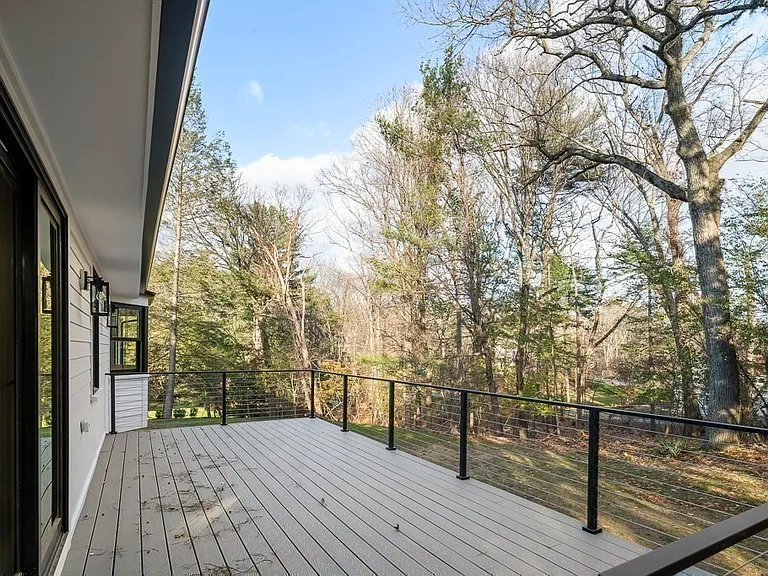 44 Sherburn Cir — Photo 15