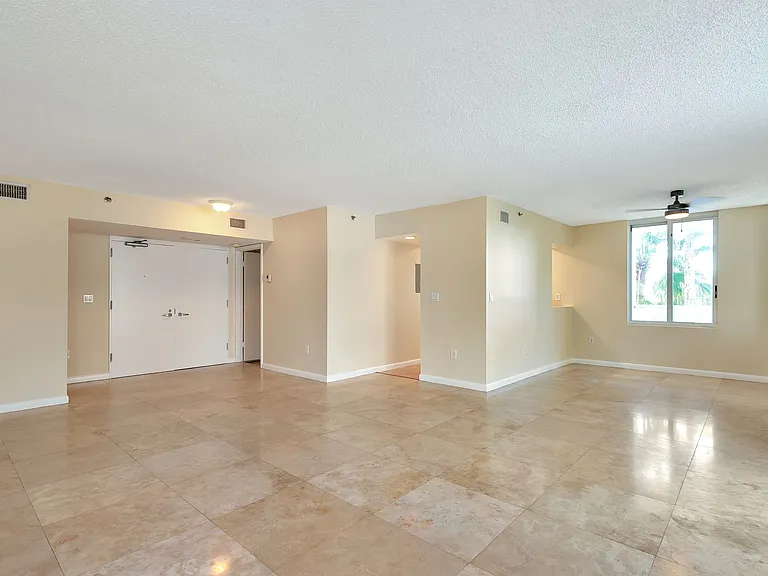 5900 Collins Ave #408-A — Photo 5