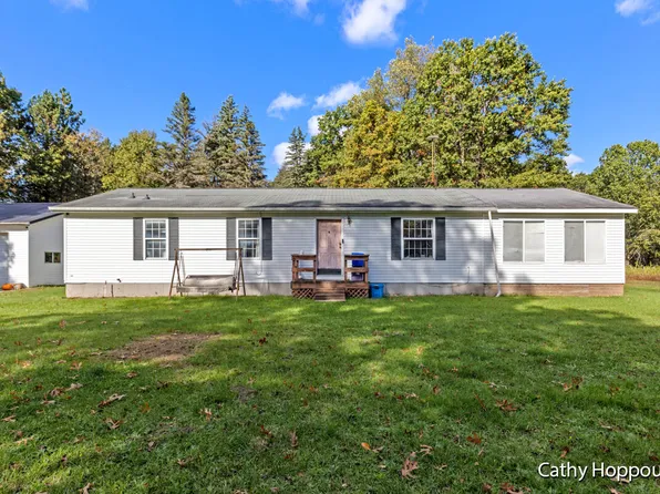 11843 Cedar Lake Rd, Fenwick, MI 48834