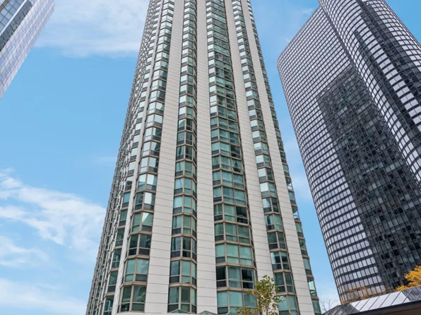 195 N Harbor Dr APT 1407, Chicago, IL 60601