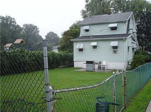 2nd image of 1 Sampson St