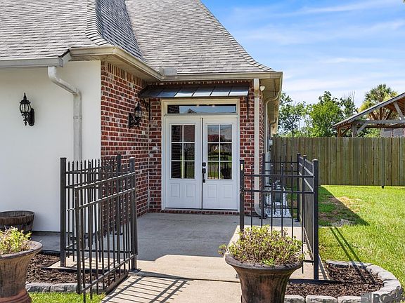 4th image of 39497 Bradbury Ln