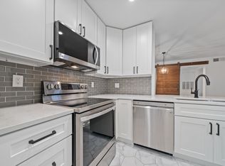 3304 Wyndham Cir APT 134, Alexandria, VA 22302