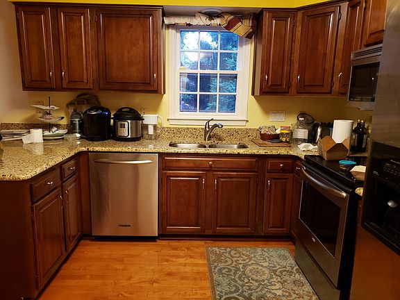 4th image of 3700 Golf Trail Ln