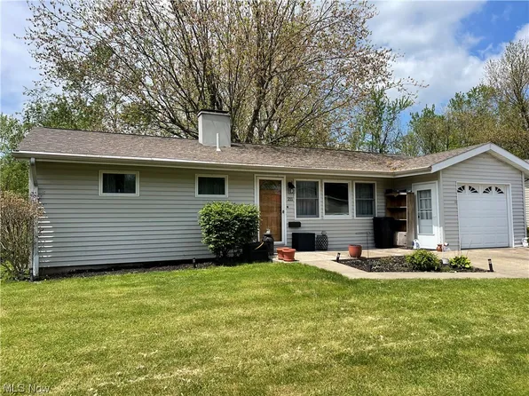 211 Berkley Dr, Woodsfield, OH 43793