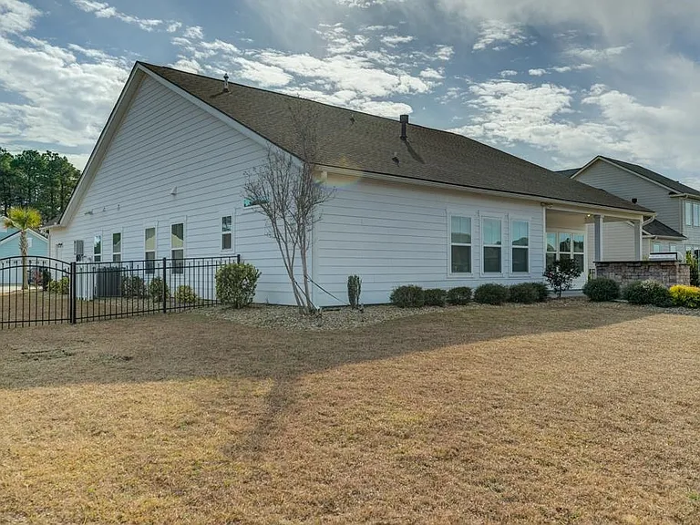 1208 Ficus Dr — Photo 24