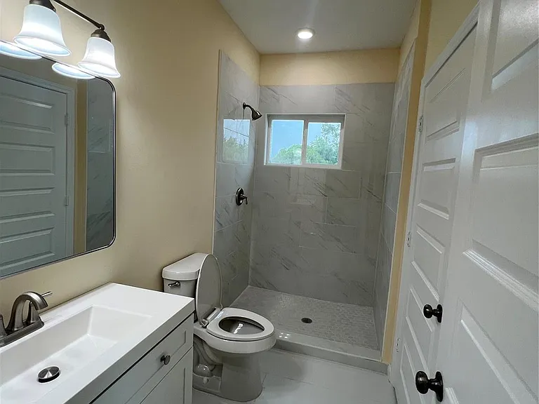 3516 Sparrow St — Photo 6