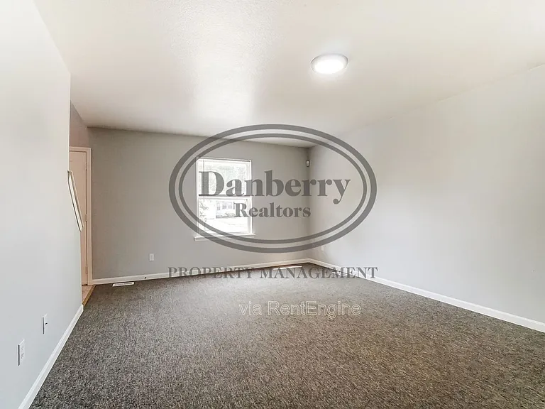 3704 Willow Run Dr — Photo 5