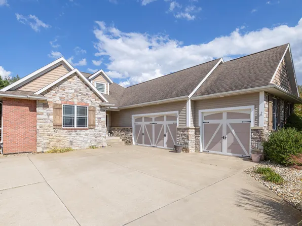 115 Hummingbird Ln, Niles, MI 49120