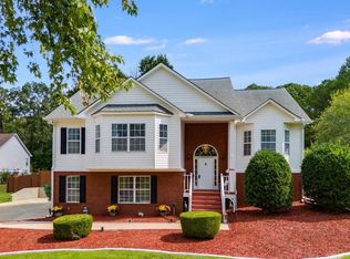 5070 Fieldview Dr, Douglasville, GA 30135