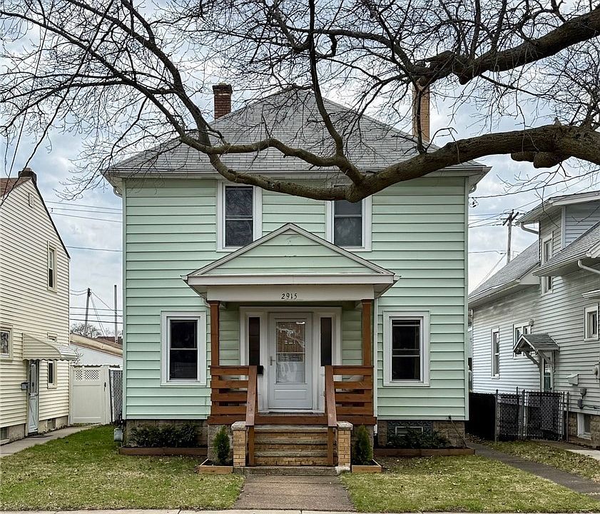 1st image of 2915 Grand Ave