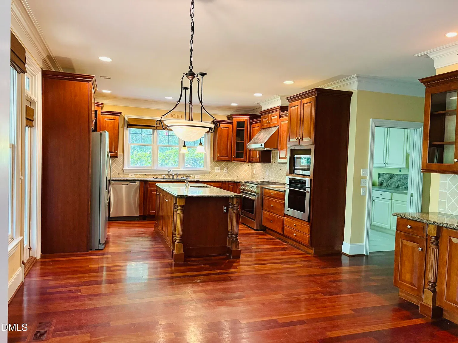 4 bed, 4.5 bath, $3,750 — Photo 4