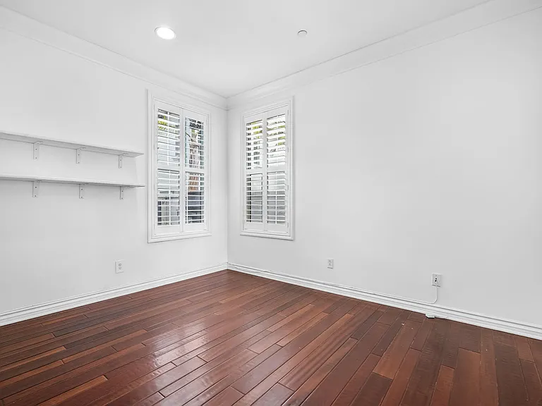 18785 Roxbury Ln — Photo 10