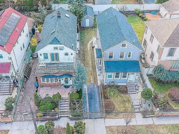 15424 13th Ave, Whitestone, NY 11357