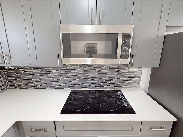 453 SW 2nd St #301C — Photo 2