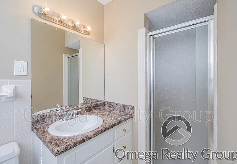 504 Roselle Ln — Photo 21