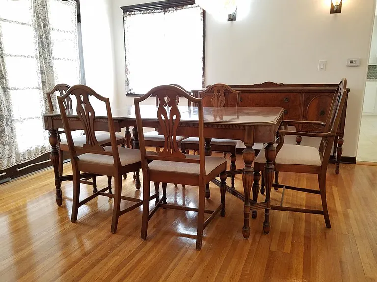 1147 S Victoria Ave — Photo 8