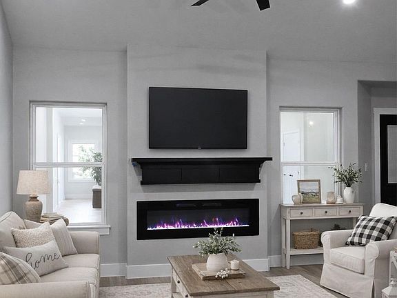 2nd image of 516 N Hackberry Ave