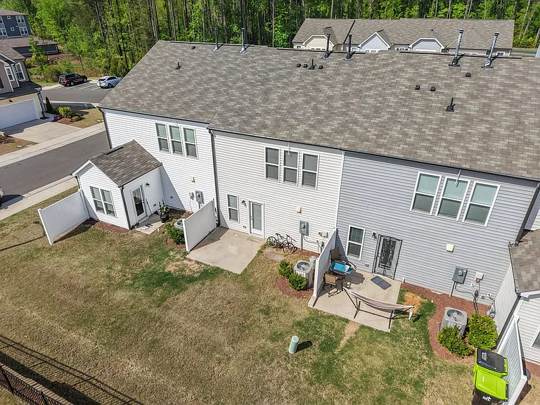 1631 Glacier Dr — Photo 13