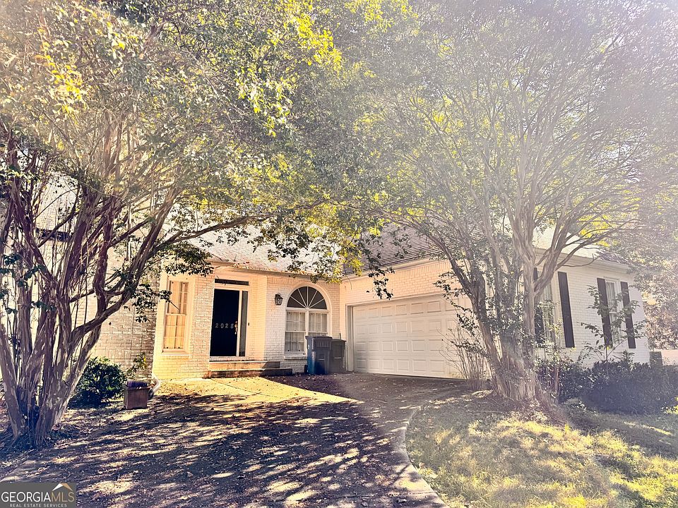 1st image of 2028 Lakewood Cir