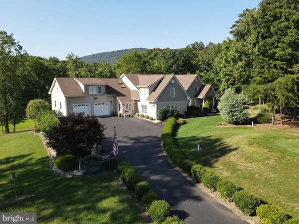 175 Sacajawea Ct, Hedgesville, WV 25427